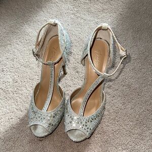 Elegant Silver Heels with Rhinestone Detailing